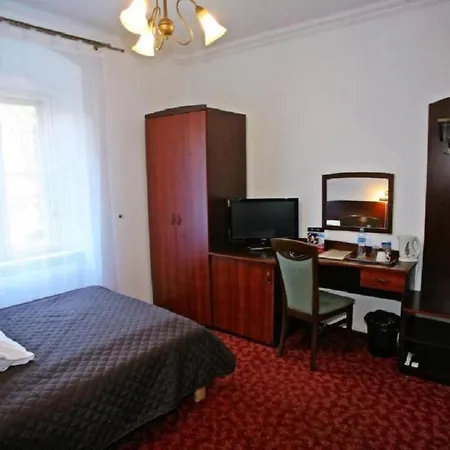 Przy Oslej Bramie - Zamek Ksiaz Hotel Waldenburg