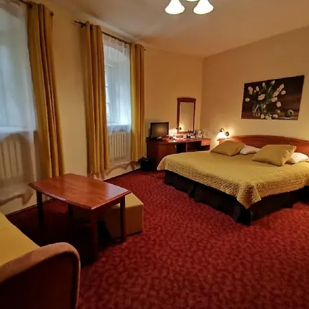 Отель Przy Oslej Bramie - Zamek Ksiaz