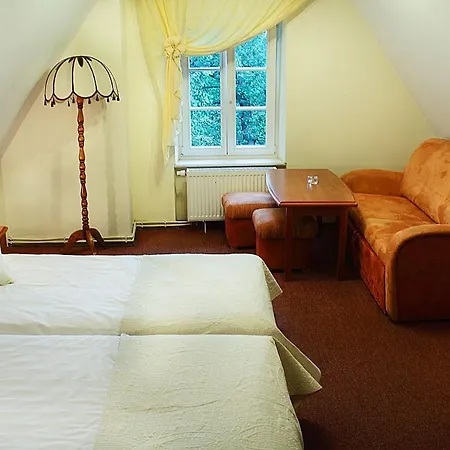 Отель Przy Oslej Bramie - Zamek Ksiaz 3*