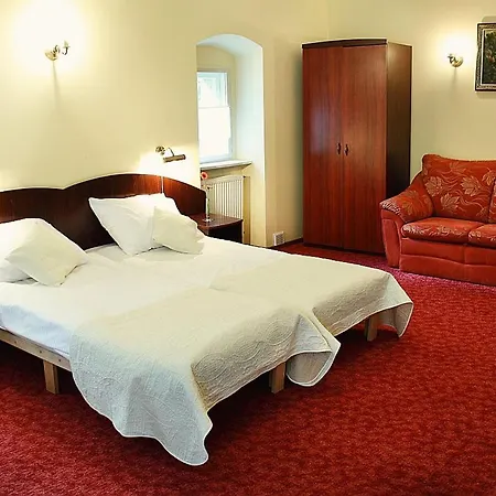 Hotel Przy Oslej Bramie - Zamek Ksiaz Waldenburg
