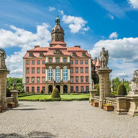 Hotel Przy Oslej Bramie - Zamek Ksiaz Waldenburg
