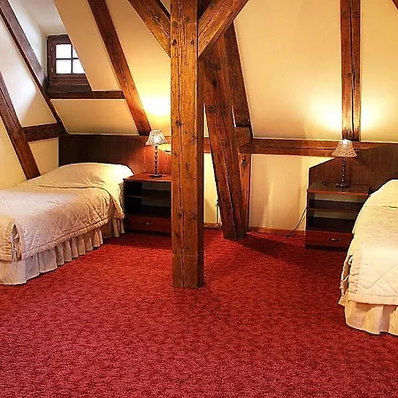 Отель Przy Oslej Bramie - Zamek Ksiaz Валбжих