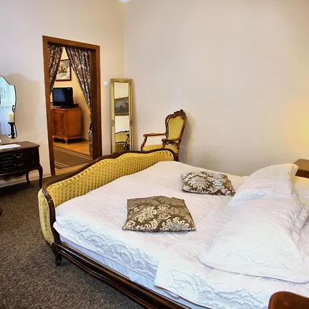 Przy Oslej Bramie - Zamek Ksiaz Валбжих