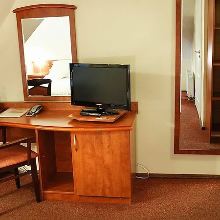 Przy Oslej Bramie - Zamek Ksiaz Отель 3*