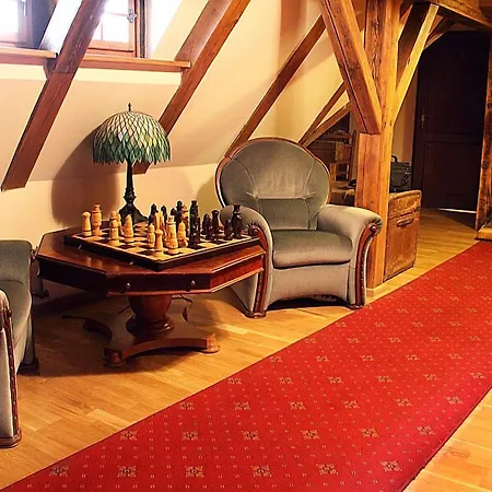 Przy Oslej Bramie - Zamek Ksiaz Отель Валбжих