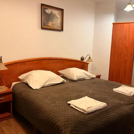 Przy Oslej Bramie - Zamek Ksiaz Отель