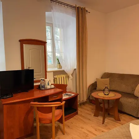 Przy Oslej Bramie - Zamek Ksiaz Отель 3*