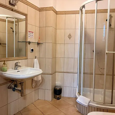 Przy Oslej Bramie - Zamek Ksiaz Hotel Walbrzych