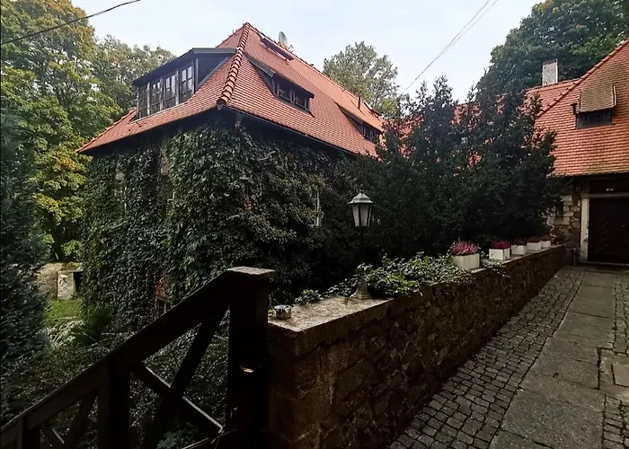 Отель Przy Oslej Bramie - Zamek Ksiaz