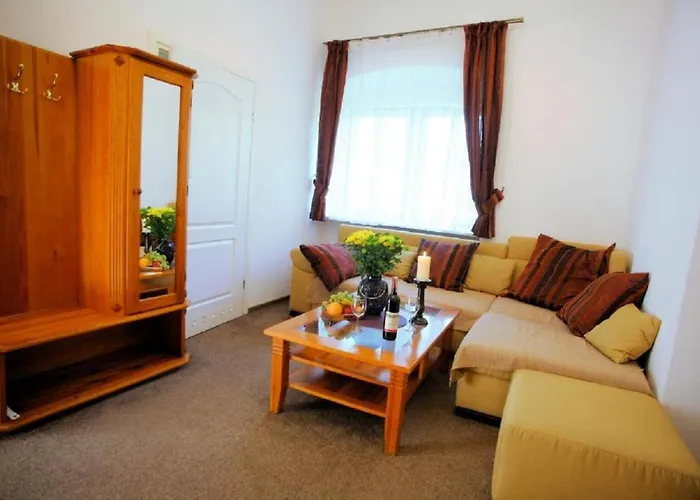 Przy Oslej Bramie - Zamek Ksiaz Отель 3*