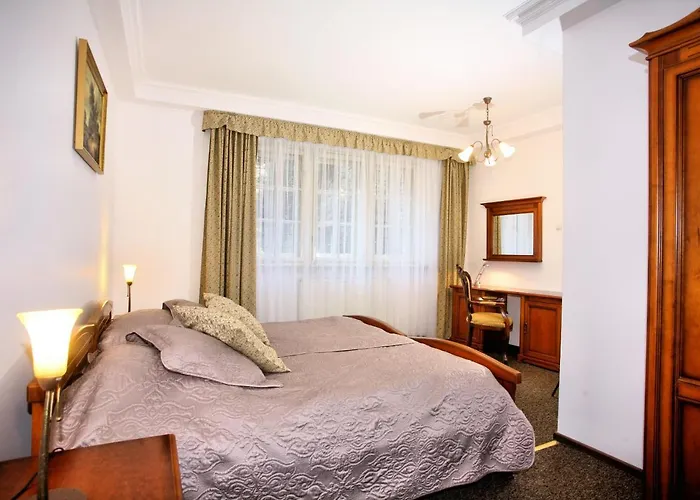 Przy Oslej Bramie - Zamek Ksiaz Hotel Walbrzych