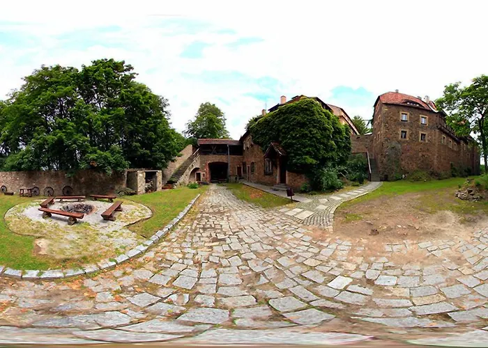 Przy Oslej Bramie - Zamek Ksiaz Отель 3*