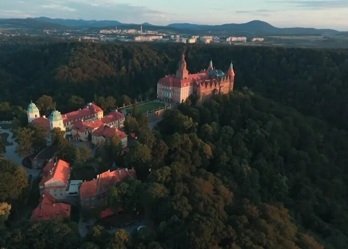 Przy Oslej Bramie - Zamek Ksiaz 3*