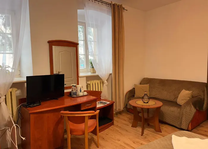 Przy Oslej Bramie - Zamek Ksiaz Отель 3*